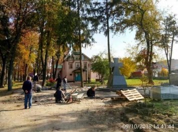 На Полтавщине в детском парке за бюджетные деньги установят памятник боевикам "АТО"