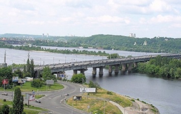 В Киеве на целую ночь 15 октября перекроют мост Патона