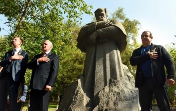 В Армении открыли первый памятник Шевченко