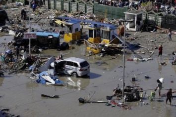 Жертвами землетрясения и цунами в Индонезии стали более 2000 человек
