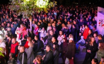 Праздничное 3D-шоу от Днепропетровской облгосадминистрации посмотрели около 5 тыс человек (ФОТОРЕПОРТАЖ)