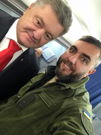 Запорожский военный поделился, о чем говорил с Порошенко на борту личного самолета