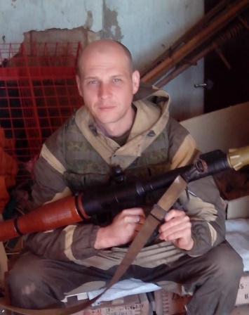 ''Пусть горит в аду!'' Офицер ВСУ показал убитого на Донбассе наемника Путина