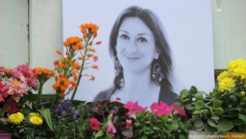 Мемориал убитой журналистке - место борьбы властей Мальты и активистов