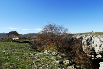 На территории заказника «Караби-Яйла» Белогорским лесхозом обустроены места отдыха