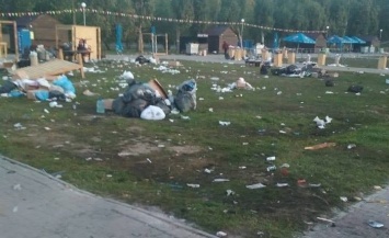 После празднования Дня города в парке остались тонны мусора