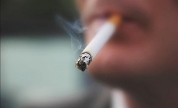 Ученые: Курящие отцы могут спровоцировать генетические дефекты мозга у детей и даже внуков