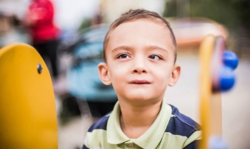 Украинский фонд помощи просить помочь четырехлетнему Виктору Батраку в лечении ДЦП и гидроцефалии