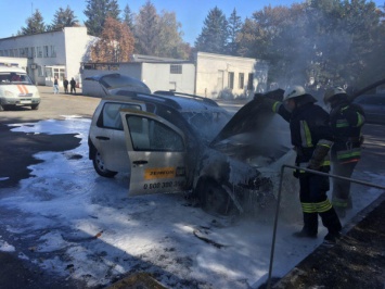 В Кривом Роге за сутки сгорели два автомобиля