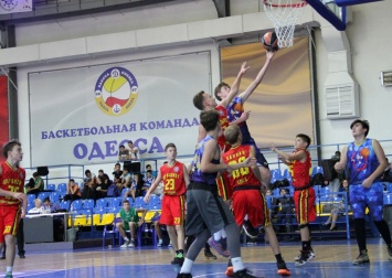 В Одессе открыли первый сезон школьной баскетбольной лиги