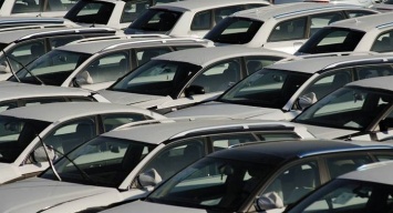Продажи автомобилей в Европе начали стремительно падать