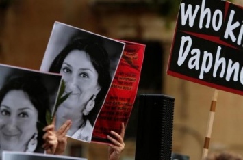Правозащитники требуют от премьера Мальты публичного расследования убийства журналистки Галиции