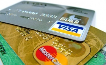 Украинцев хотят заставить отказаться от банковских карточек: что предлагают взамен