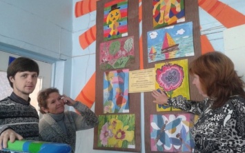 Гостей и жителей Новой Каховки приглашают на художественную выставку детских работ