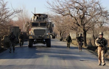 В Афганистане пятеро военных пострадали из-за взрыва возле базы НАТО