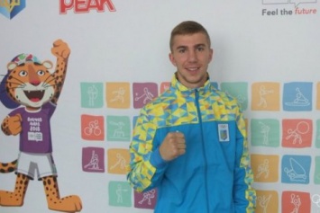 Боксер Бондарчук выиграл "серебро" юниорской Олимпиады