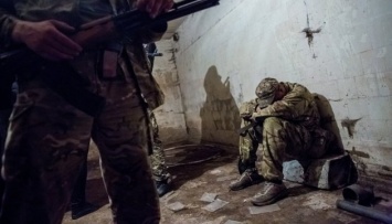 Украинец рассказал о страшных пытках в плену боевиков: кандалы вырезали вместе с кожей