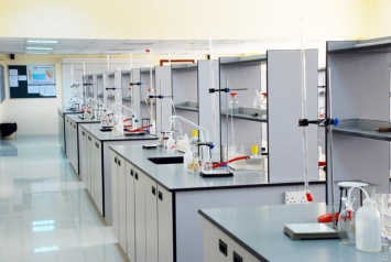 Сельским школам Одесской области закупают современное оборудование для кабинетов физики, биологии и химии