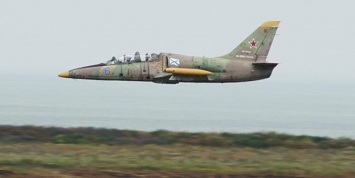 Летчики успели катапультироваться при крушении самолета Л-39 в Азовском море