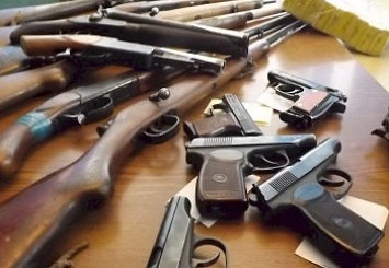 Мина, граната, нож и охотничьи ружья - первые результаты месячника добровольной сдачи оружия в Бердянске