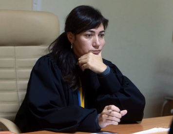 "Прекрасный сигнал судьям". В Украине отстранили судью, которая отпустила Саакашвили