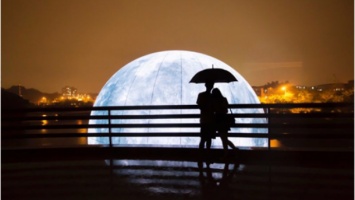 Китайский город хочет запустить "искусственную луну". Она заменит уличные фонари