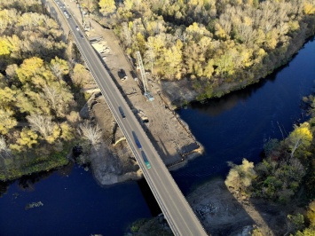 Строительство моста через Псел с высоты птичьего полета (фото)
