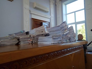 Мэр Николаева предложил вместо множества распечаток купить депутатам планшеты