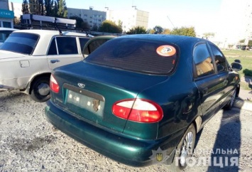 На Николаевщине пьяный мужчина ударил таксиста по голове бутылкой и угнал его автомобиль
