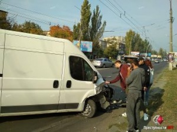 Печально известный дебошир, устроивший два года назад драку в центре Николаева, врезался в припаркованный «Daewoo»