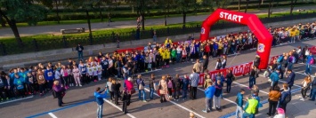 Спортивный Днепр: в городе сотни спортсменов пробежали «Милю мира»
