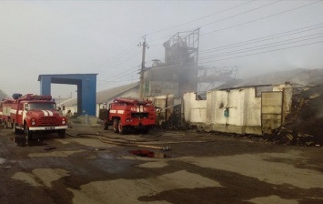 В Харьковской области загорелись зерносклады