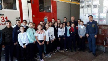 25 школьников побывали на экскурсии в пожарно-спасательной части в Николаевке