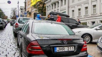 Оштрафованный в Украине владелец "евробляхи" выиграл в Верховном суде