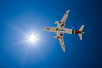 В Италии решают как спасти авиакомпанию Alitalia