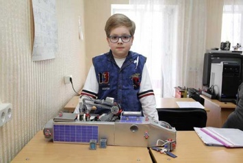 Четвероклассник из Днепра сконструировал аппарат-убийцу космического мусора