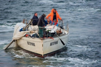 В море у берегов Одессы спасли яхту с поломанным рулем