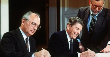 Горячая Холодная война: Почему США выходит из ракетного договора 1987 года