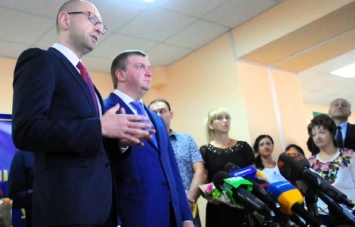 "Отмыто" около 450 млн грн: Суд обязал НАБУ открыть дело на Яценюка с Петренко