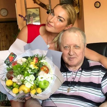 «Для папы места нет»: Волочкова оставила больного отца в пансионате