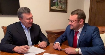 Пошел на попятную: адвокат Януковича заговорил о выступлении по видеосвязи