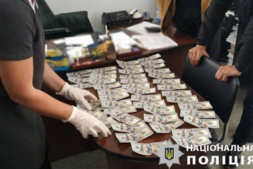 Замглавы Ровенской РГА задержан при получении $10 тыс. взятки