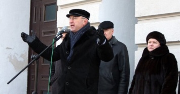Минус два зуба: в "ДНР" похитили и избили одного из "отцов-основателей"