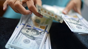 Какой курс доллара к гривне ждет украинцев в ноябре: прогноз экспертов
