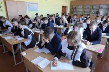 В "ЛНР" планируют ввести переводные экзамены в 5-8 и 10 классы