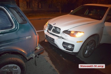 В Николаеве BMW X6 врезался в «Ниву»