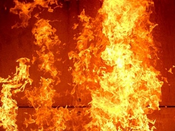 В Коммунарском районе горел дом: пожарные спасли 13-летнего парня