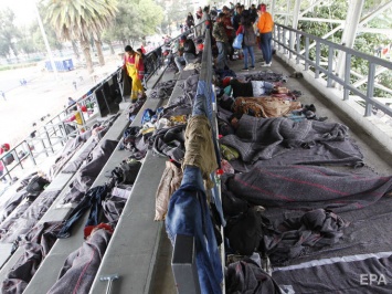 Первая часть "каравана мигрантов" добралась до Мехико