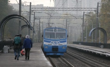 Подросток угодил под колеса поезда: первые подробности и кадры жуткой трагедии под Киевом