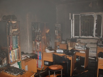 В Николаеве на улице Потемкинской ночью горел офис